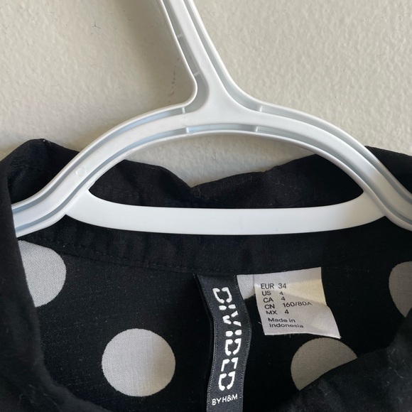 BLACK LONG SLEEVE BLOUSE TOP LARGE WHITE POLKA SOTS POCKETS HIDDEN BUTTONS - Picture 4 of 8